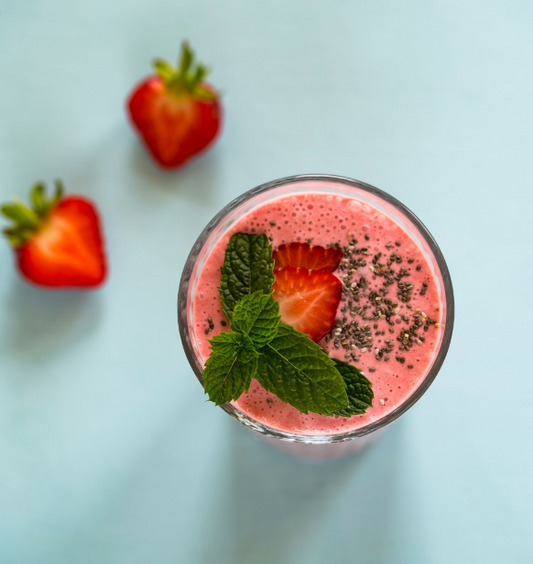 Strawberry-Goji Happiness Smoothie