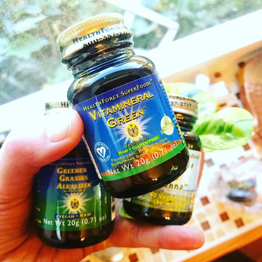 Vitamineral Green 20 oz travel size